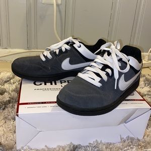*LIKE NEW* Nike Low Tops